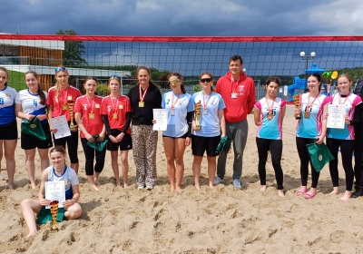 Siatkarki plażowe z ZSOiP Świecie czwarte w województwie [ZDJĘCIA]
