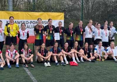Dziewczyny z ZSM Świecie szóste w województwie