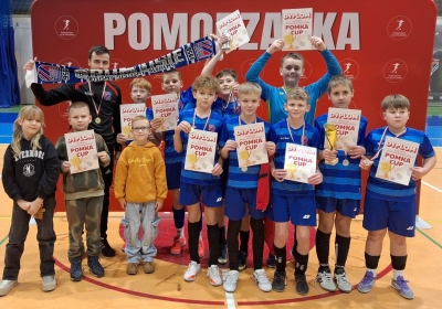 Młodzicy Gromu Osie wygrali turniej „Pomka Cup” w Nowem