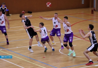Dwunaste zwycięstwo ŚKK Świecie w sezonie. Udany rewanż na ŁKS-ie [ZDJĘCIA]