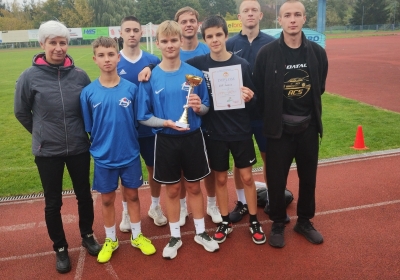 Przełajowe sztafety I LO Świecie i ZSP Świecie najszybsze