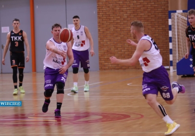 Ależ im nawrzucali. ŚKK Świecie gromi TKK Tomaszów Maz. [ZDJĘCIA]