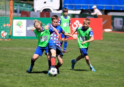 Puchar Tymbarku dzień drugi -  SP nr 2 Świecie dotarła do ćwierćfinału U12 [ZDJĘCIA]