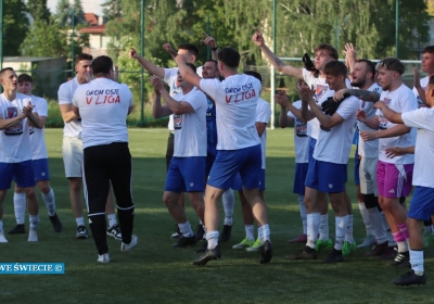 Grom Osie wygraną w Świeciu z rezerwami Wdy przypieczętował awans do „okręgówki” [ZDJĘCIA]