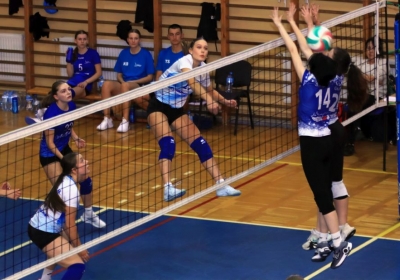 Juniorki Jokera Świecie wygraną ze Stalą Grudziądz uczciły urodziny trenera [ZDJĘCIA]