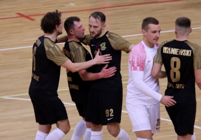 Pantery przed Czerwonymi Diabłami. Futbalo Białystok jest trzecie