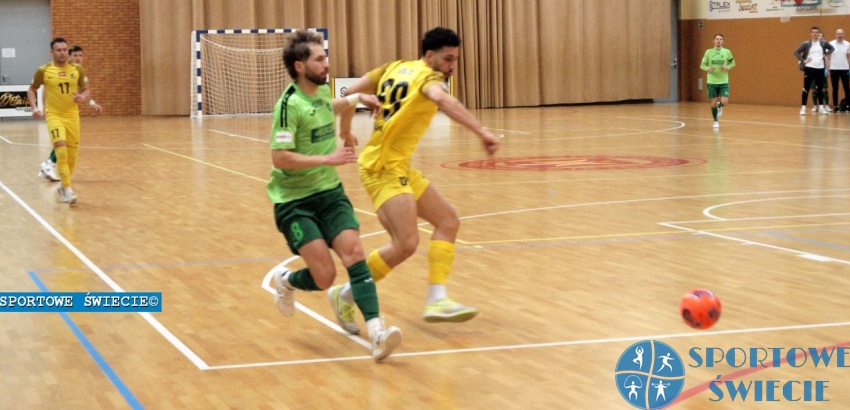 Czerwone Smoki wyprzedziły Świeckie Pantery. Jutro jest szansa na ripostę [WIDEO]