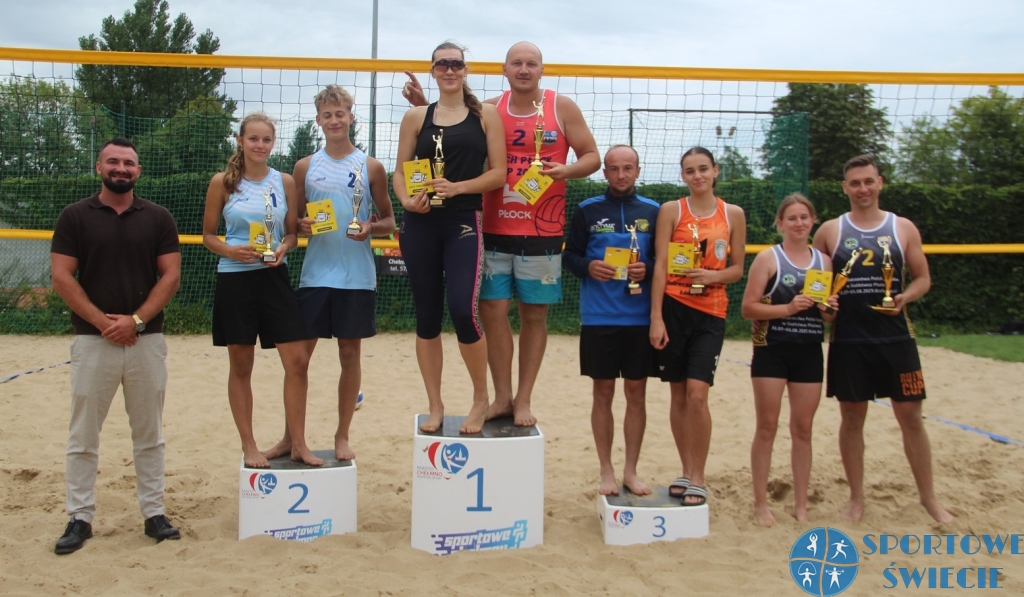 Letnie Grand Prix Chełmna w siatkówce plażowej. Grali też Świecianie