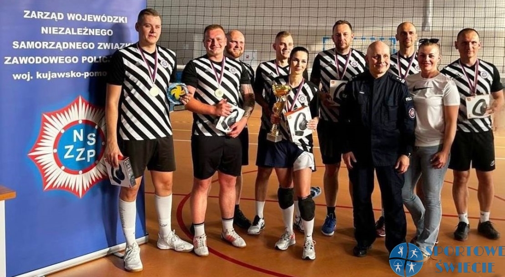 Wśród policjantów najlepiej w siatkówkę grają mundurowi ze Świecia