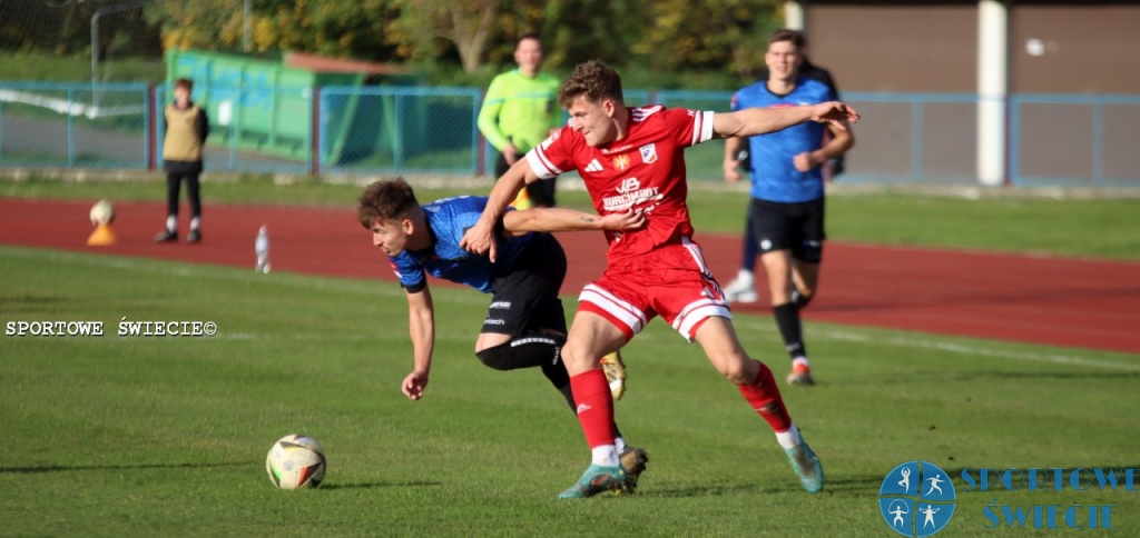 Rzut karny rozstrzygnął derby. Wda Świecie znów przegrała z Zawiszą Bydgoszcz [ZDJĘCIA, WIDEO]