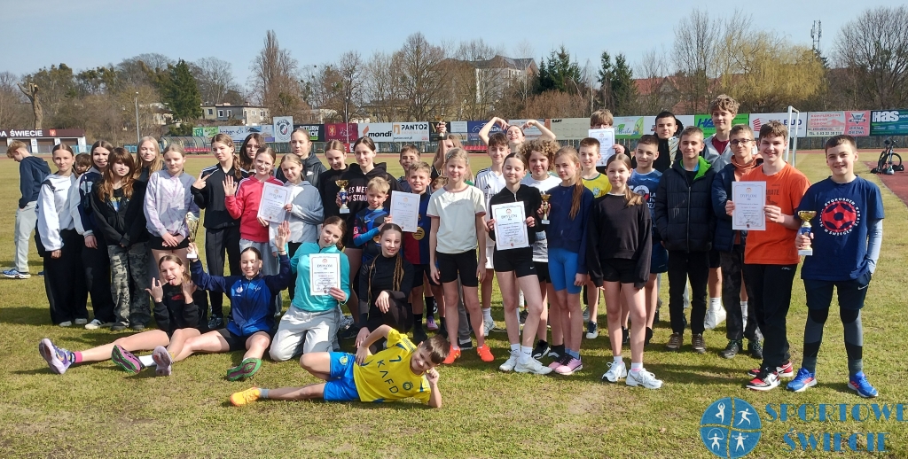 SP nr 8 Świecie zdominowała drużynowe biegi przełajowe