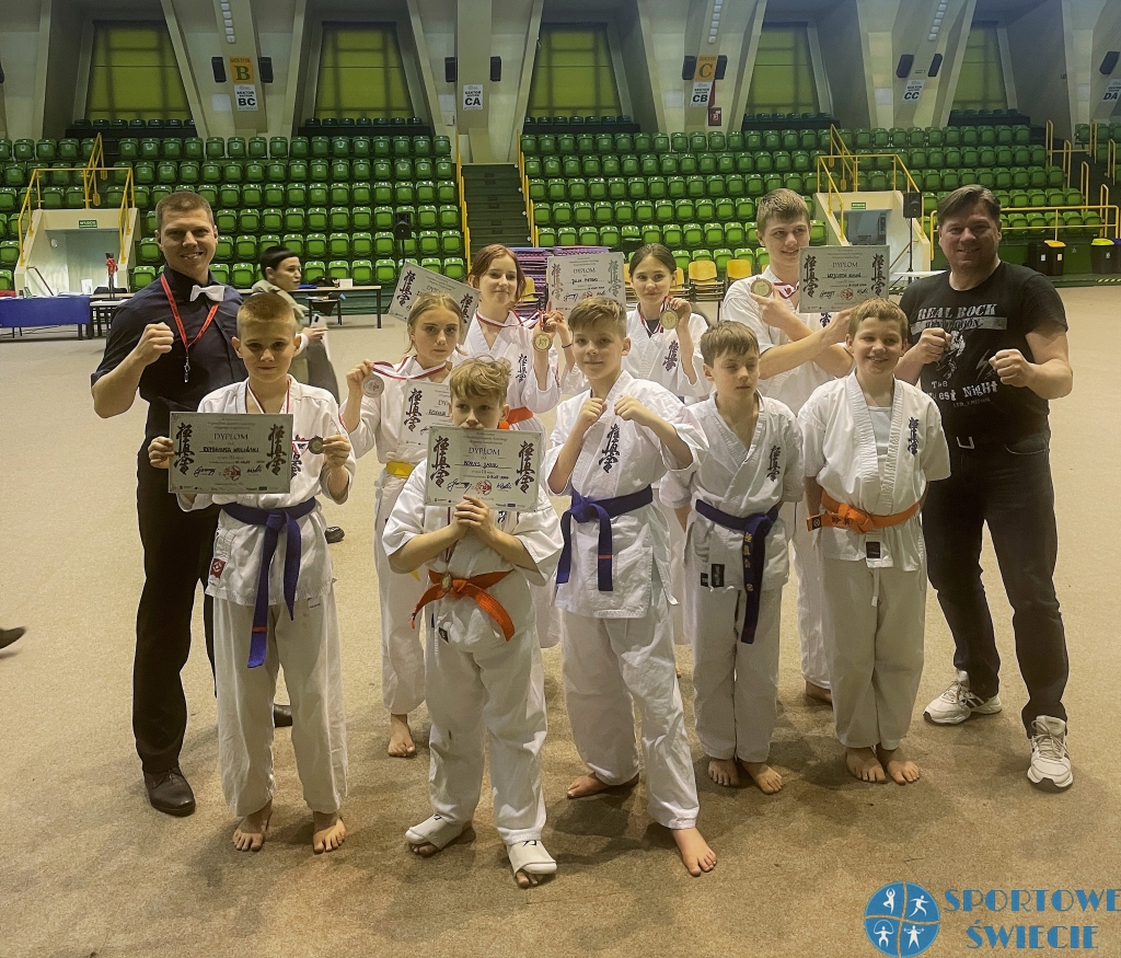 Sześć medali młodych karateków ze Świecia w mistrzostwach okręgu