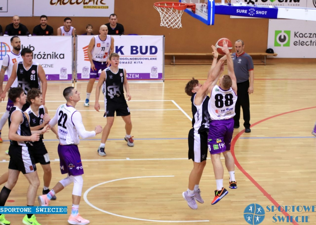 ŚKK Świecie pokonał młodzież od Marcina Gortata [ZDJĘCIA]