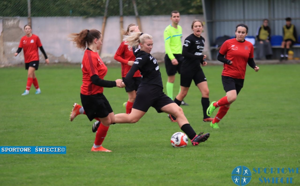 Historyczne punkty i wygrana w III lidze makroregionalnej piłkarek Strażaka [ZDJĘCIA]