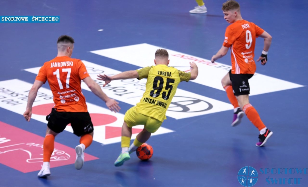 Przeżyjmy derby jeszcze raz - skrót meczu Futsal Świecie - FC Toruń [ZDJĘCIA]