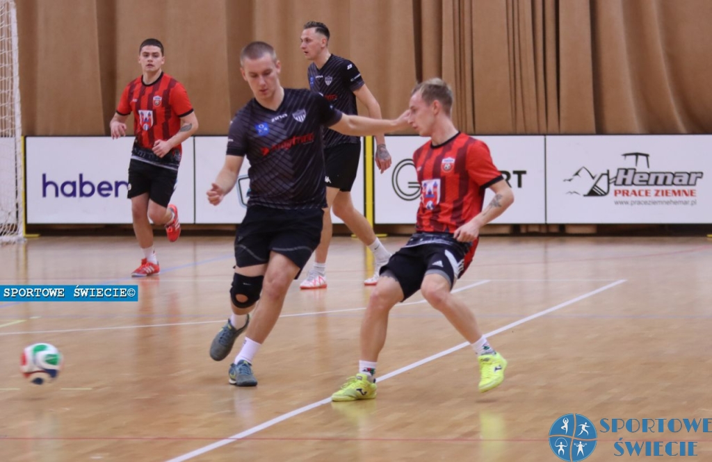 ProfTools Liga 19 wystartowała. Faworyci nie zawodzili [ZDJĘCIA, WYNIKI, STRZELCY]