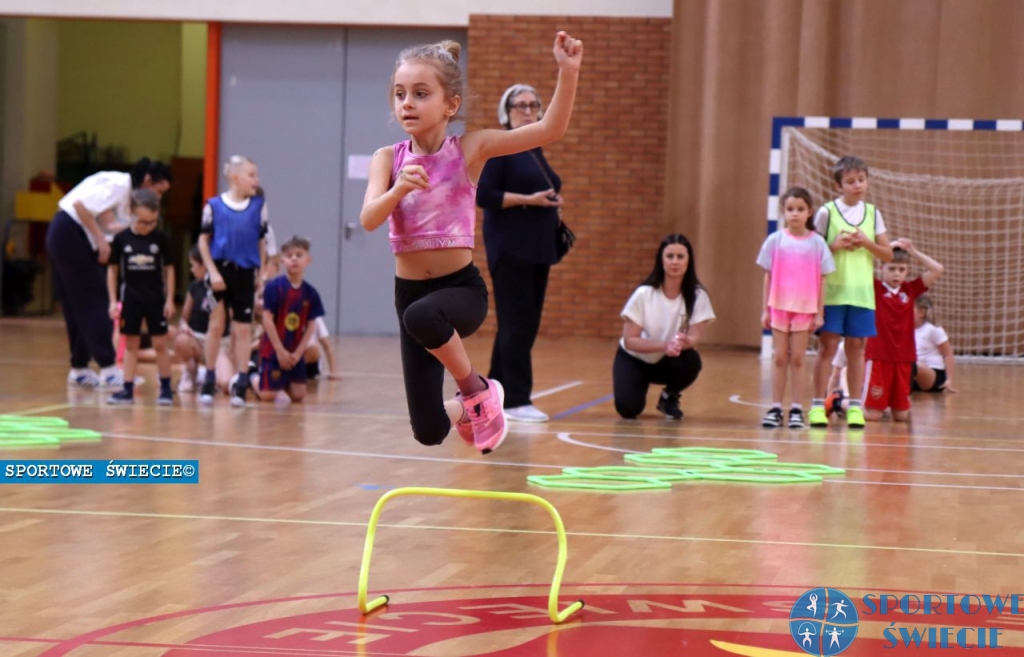 Klasa 1C z SP nr 8 Świecie najlepsza zawodach „Polubić Sport” [ZDJĘCIA]
