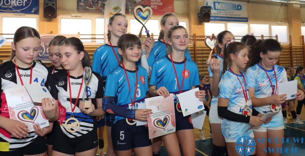 Siatkarki z MUKS Michałkowice wygrały Walentynkowy Turniej w Świeciu [ZDJĘCIA]
