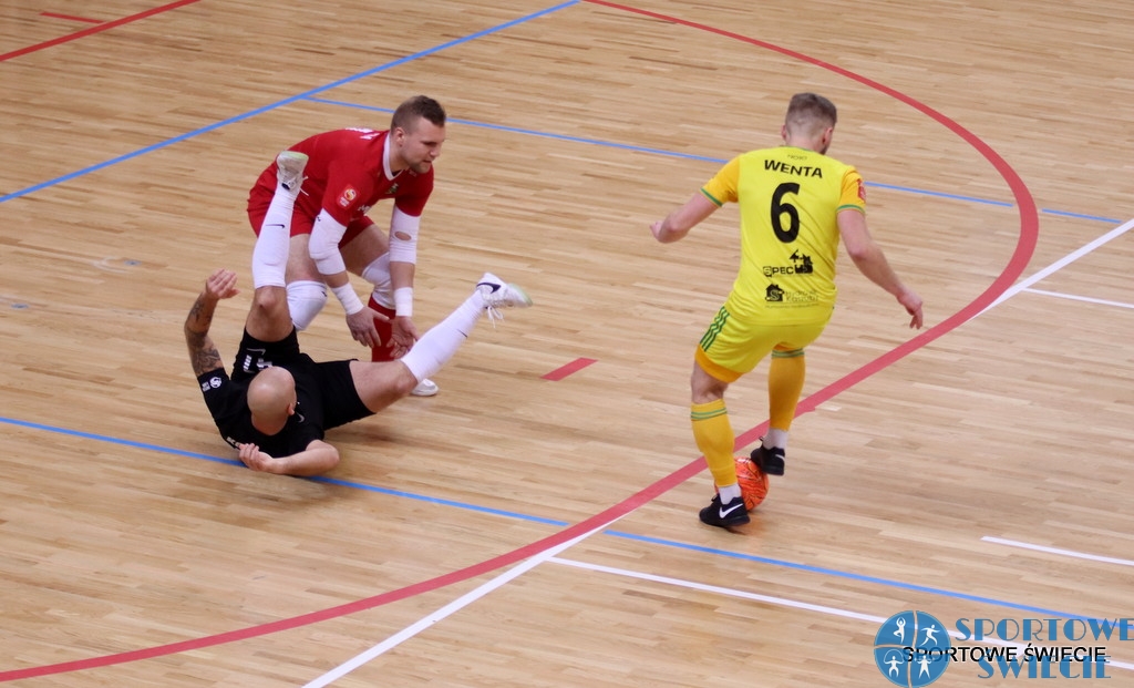 Futsal Świecie piąty, sensacyjna porażka lidera z Gdańska [WIDEO]