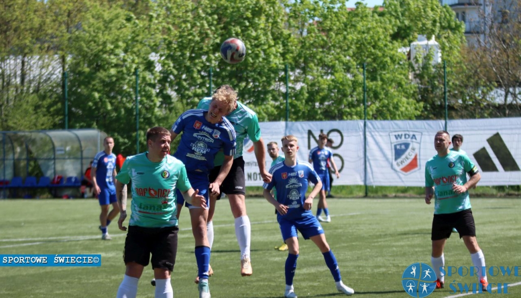Rezerwy Wdy pokonały Piaski Bydgoszcz. Hat-trick Oliwiera Fiedora [ZDJĘCIA]