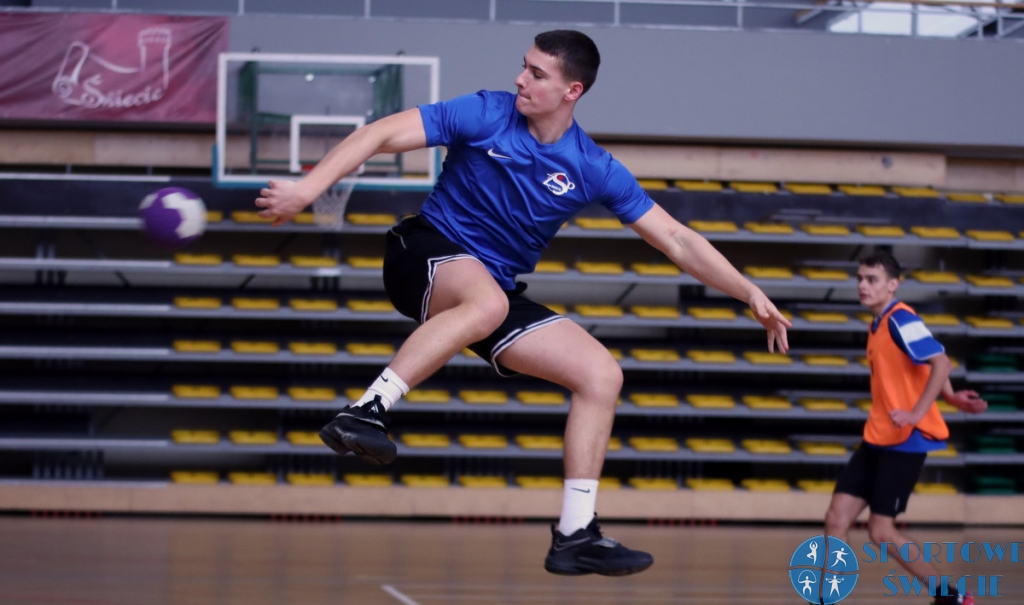 Poszli śladem koleżanek. Szczypiorniści z ZSP Świecie mistrzami powiatu [ZDJĘCIA]