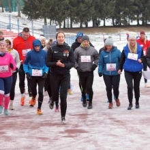 14 par Walentynki zaczęło od biegu na stadionie w Świeciu [ZDJĘCIA]